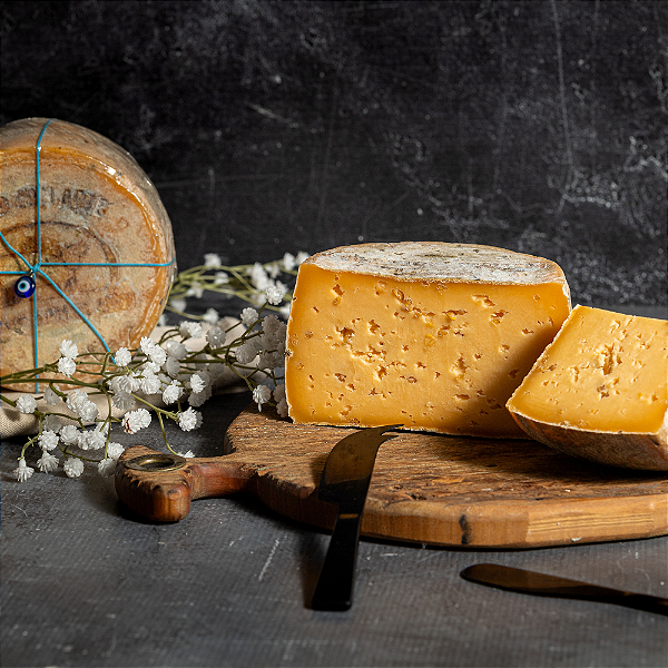 00162.png Gregório – Queijo Artesanal com Feno Grego – Fazenda Santa Luzia - Imagem 1